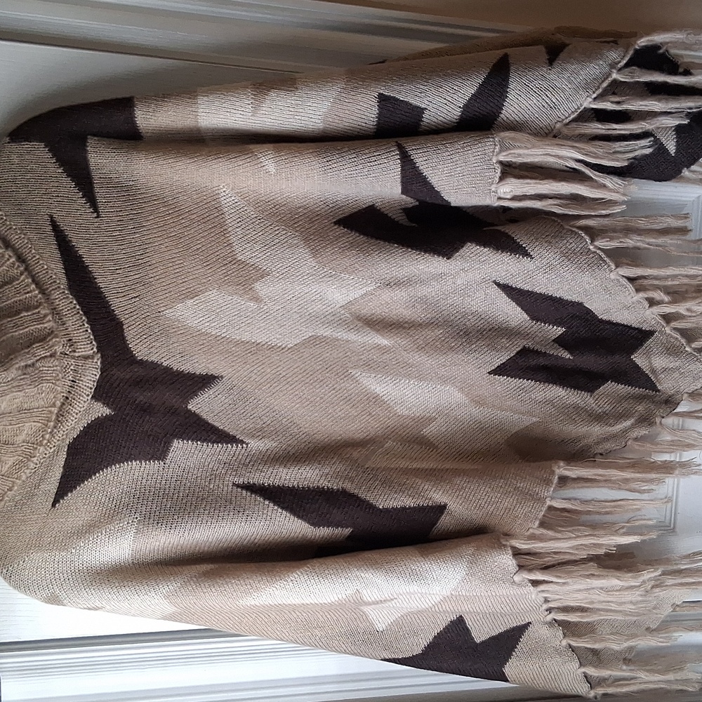 Sweater Poncho With Tassle Fringe Triangle Hem Pullover Cowl Neck Sweater Cape - Picture 5 of 8